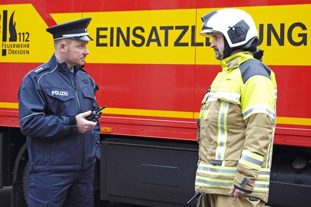 Mobile und ortsfeste Befehlsstellen bei großen Schadenserignissen zur Führung von Einsatzkräften