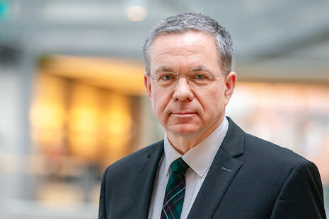 Porträt von Amtschef Ulf Bandiko
