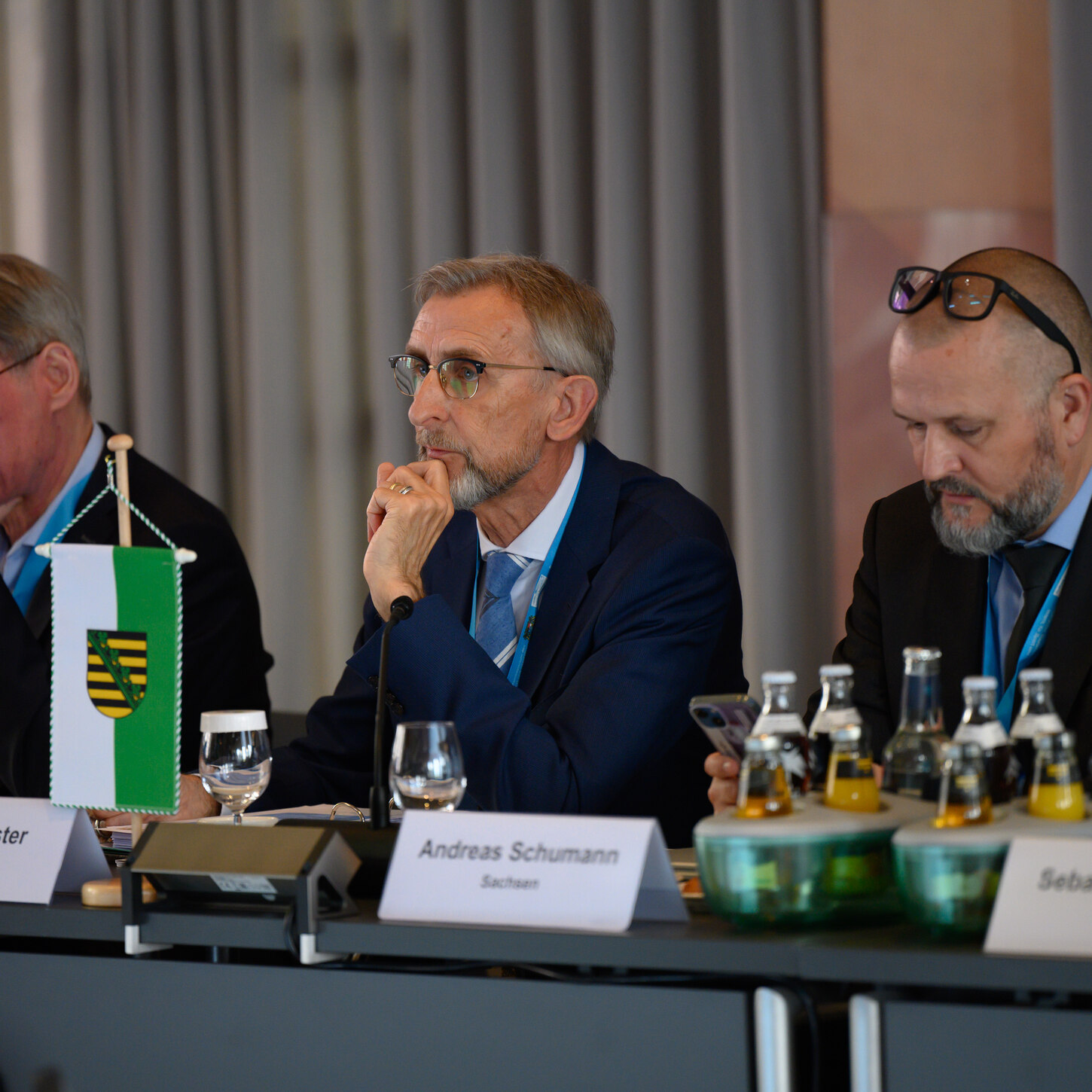 Staatsminister Armin Schuster bei der Sportkonferenz